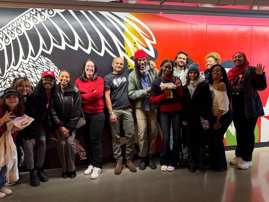 A group of people posing for a photo
AI-generated content may be incorrect.